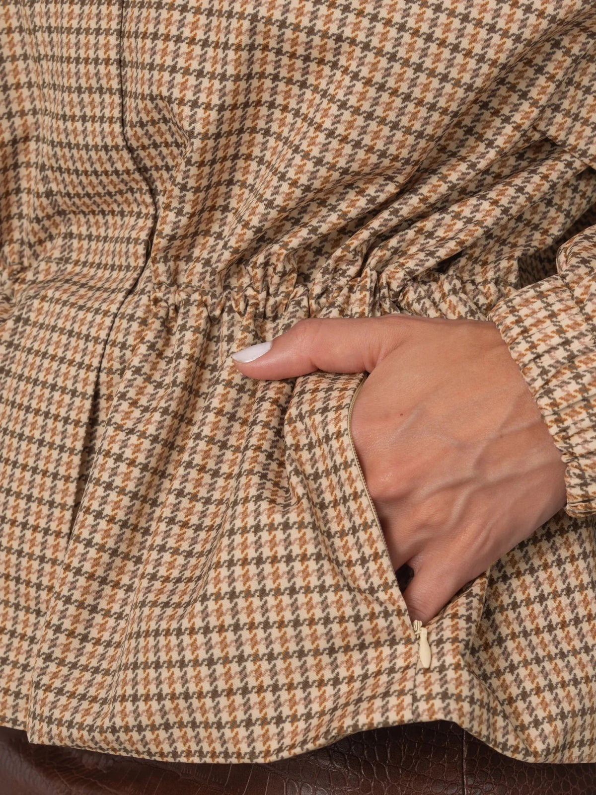 Beige Houndstooth Short Drawstring Waist Rain Jacket