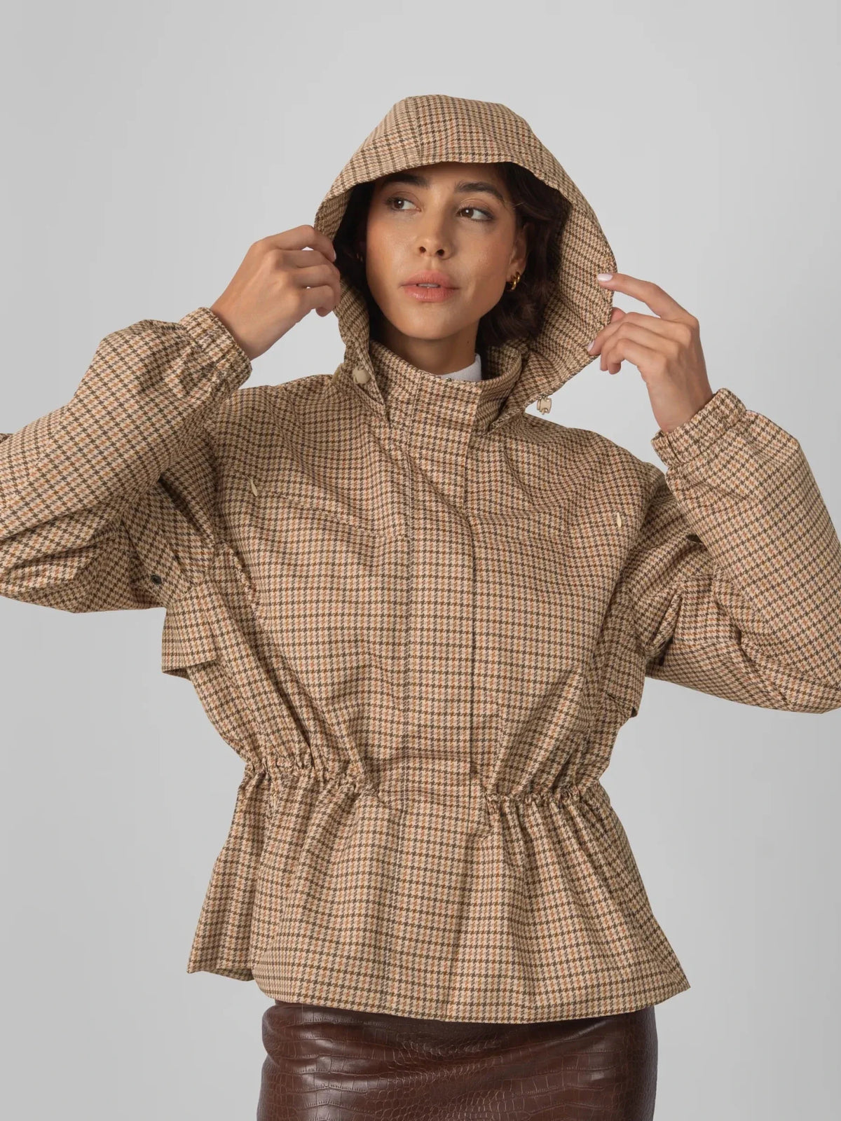Beige Houndstooth Short Drawstring Waist Rain Jacket