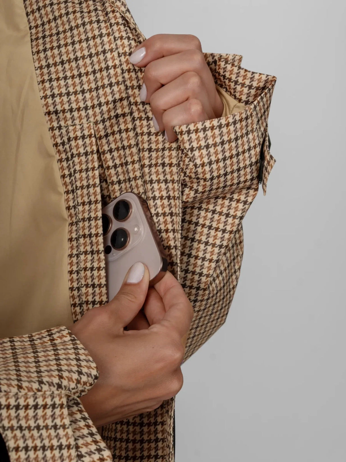 One Size Beige Houndstooth Short Oversized Rain Jacket