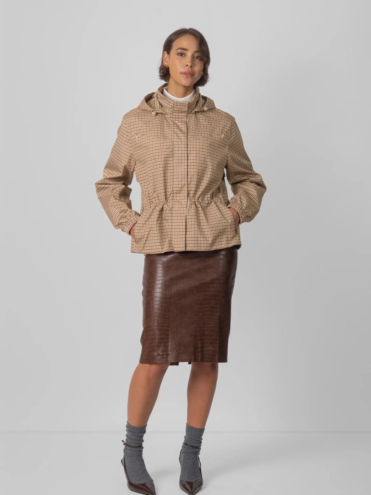 Beige Houndstooth Short Drawstring Waist Rain Jacket